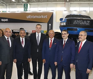 Enerji ve Tabii Kaynaklar Bakanı Fatih Dönmez Enerji Devleriyle Buluştu